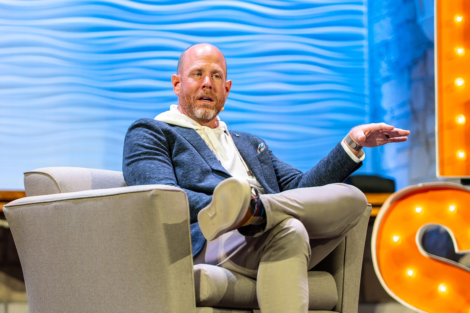 erik-speaking-at-summit